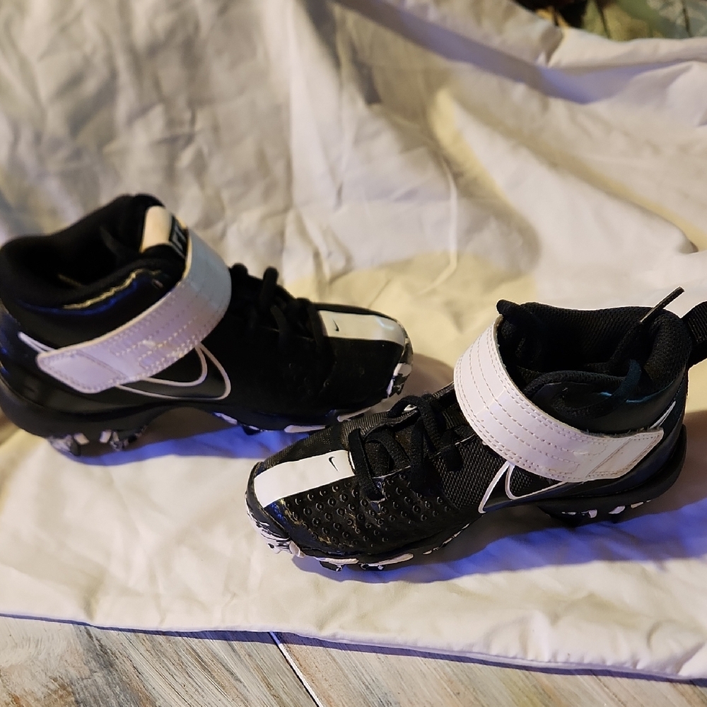 Nike Kids Black and White Sneakers